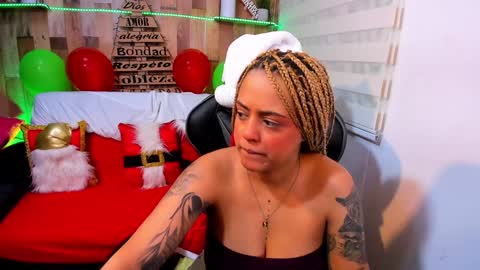    Independent Model online show from December 24, 12:00 am