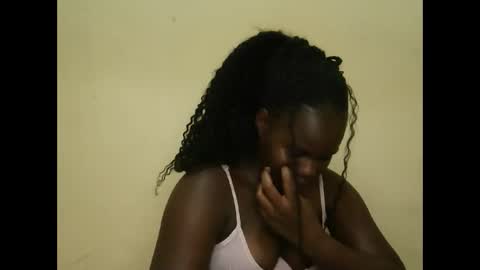 cute_latifah online show from January 17, 8:16 pm