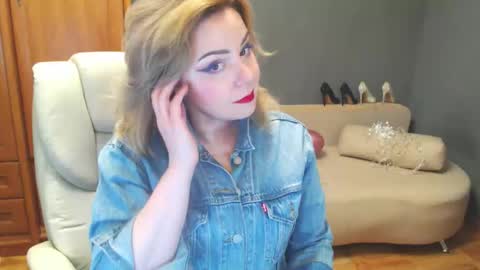 cute_phoenix online show from May 14, 3:40 pm