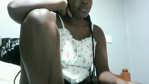 cute_roxie online show from January 13, 10:47 am