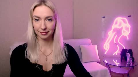 cute_smile_shy online show from January 14, 8:25 pm