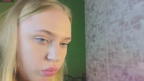 Amyy online show from July 19, 1:19 am