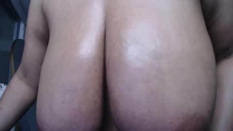 isa gomez  online show from March 6, 4:51 am