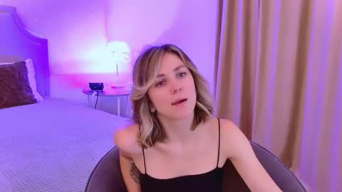 cutemirage online show from November 25, 3:03 pm