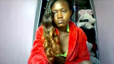 Snapshot of cutezola chatting on October 16, 4:04 am cutezola online show from October 16, 4:04 am