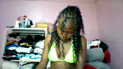 Snapshot of cutezola chatting on September 9, 6:46 am cutezola online show from September 9, 6:46 am