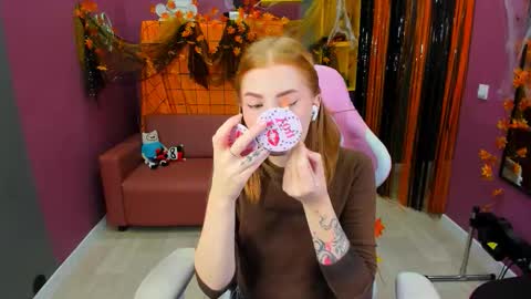 Snapshot of cutie_maniac chatting on October 21, 8:40 am Lina online show from October 21, 8:40 am