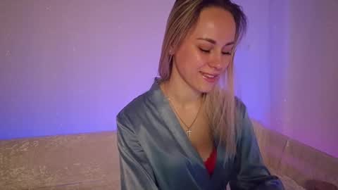 cutie_xoxo_ online show from April 2, 8:06 pm