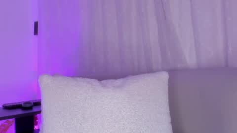 Hannah online show from April 18, 7:07 pm