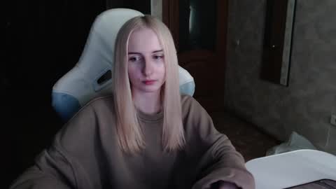 Cutti Crystal online show from April 12, 4:10 pm