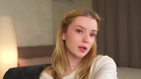 EMILY online show from November 15, 4:52 pm