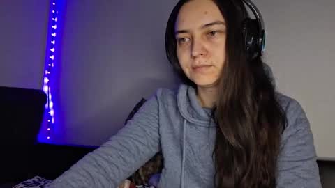 Cyndee Winter online show from December 22, 9:42 pm