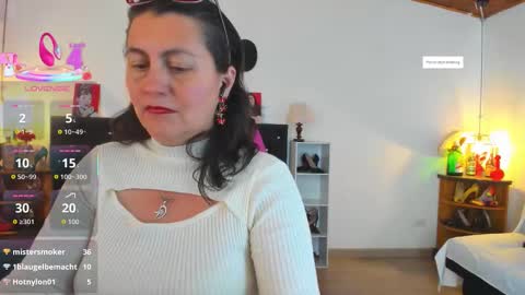 Mia  online show from November 22, 2:20 pm