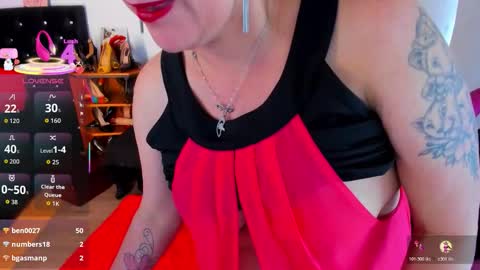 Mia  online show from November 3, 2:43 pm