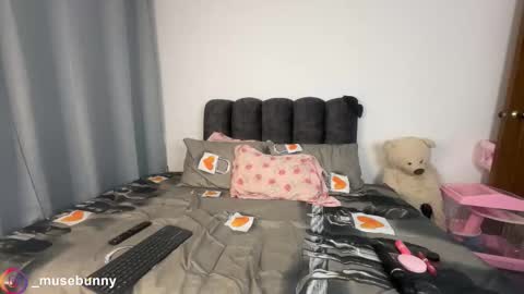 Sophie online show from March 10, 2:48 am