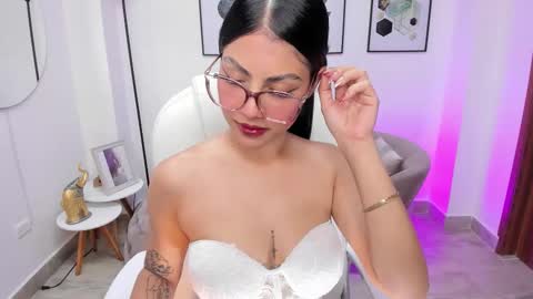 Dafne online show from October 18, 8:10 pm