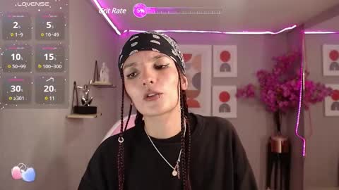 Snapshot of dafne_huges chatting on December 11, 7:57 pm dafne huges online show from December 11, 7:57 pm