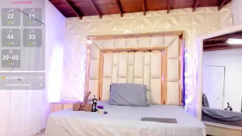 Dafnee online show from March 11, 12:20 pm