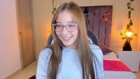 Snapshot of dahlia_rousse chatting on October 14, 9:39 pm Dahlia online show from October 14, 9:39 pm