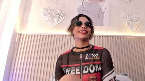 Daiana online show from November 19, 9:15 pm