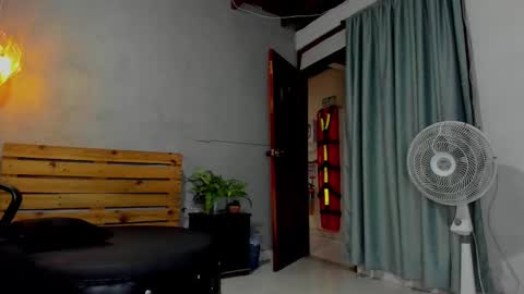 daiisy_kiss online show from October 7, 2:38 am