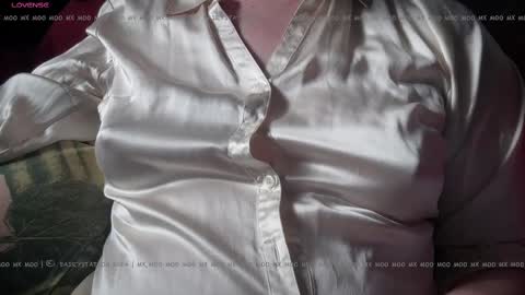 Mx Mommy Moo online show from September 12, 11:01 pm