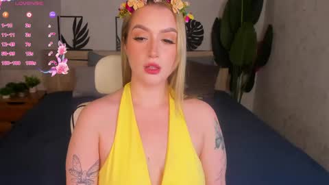 Viickie online show from April 10, 10:10 am