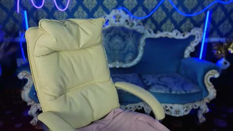 daisydelight_ online show from November 7, 8:25 pm