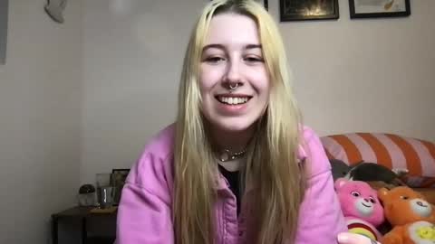 daisymynx online show from April 15, 3:18 am