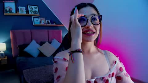 Dakhota online show from April 4, 1:43 pm