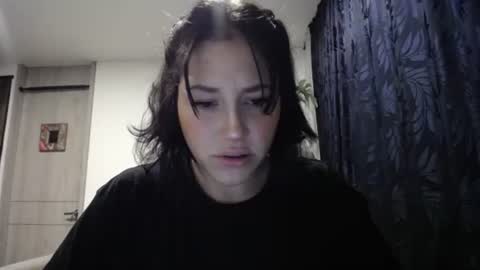 IG  dakotasofiaa online show from January 13, 5:55 am