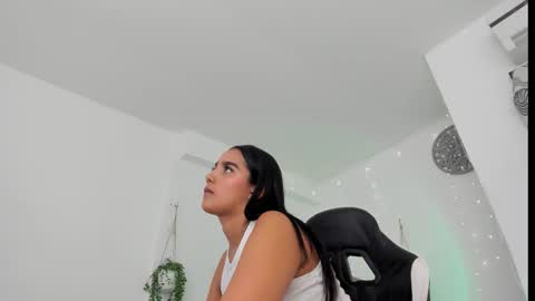 dakota_x18 online show from October 28, 11:09 pm