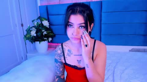 Snapshot of dakottahill chatting on February 8, 2:27 pm   online show from February 8, 2:27 pm