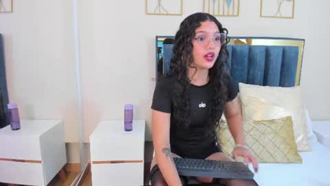 Dali Luu  online show from July 24, 8:38 pm