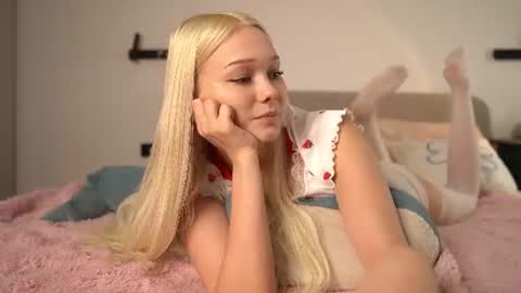 Call me Soffi online show from August 1, 4:20 pm