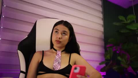 danaa_rouse online show from November 5, 9:09 pm