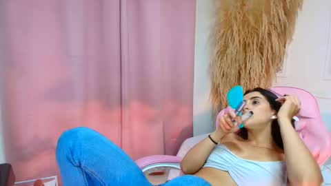 Danella Houston online show from March 6, 10:05 pm