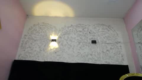 Dani Queen  online show from February 17, 8:30 pm