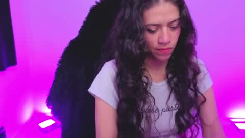 daniela_rivasthl online show from April 11, 6:41 am