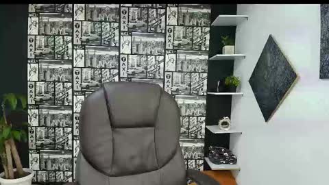 danielamonroe online show from January 16, 1:23 am