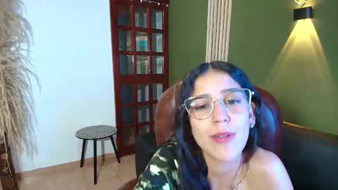 danielamonroe online show from October 21, 8:57 pm