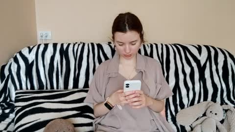 Mia online show from April 2, 6:11 am