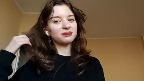 Mia online show from October 30, 8:49 am