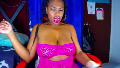 danisabrownn online show from March 3, 10:05 pm