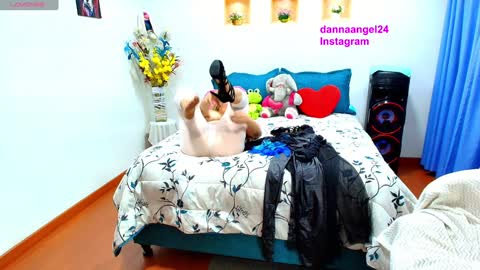 Danna online show from February 6, 10:43 pm