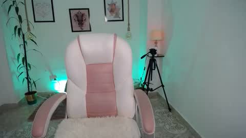 Danna online show from April 11, 11:19 pm