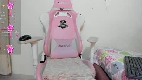 danna_scott26 online show from April 13, 3:19 am