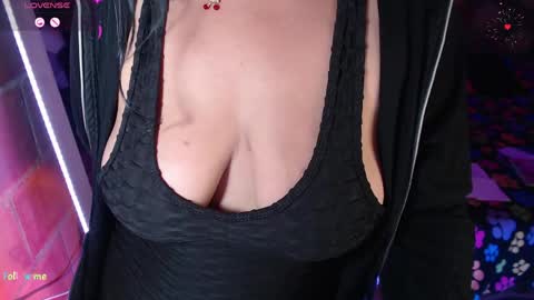 danna online show from April 15, 6:03 am