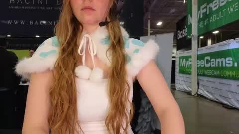 Daphne Madison online show from December 6, 10:51 pm