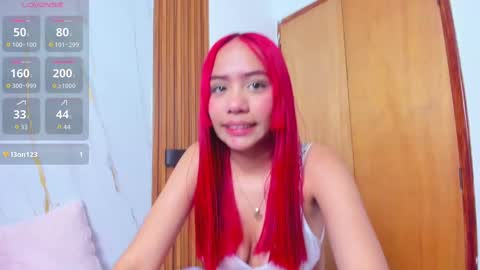 daphnethomas online show from October 17, 11:35 am
